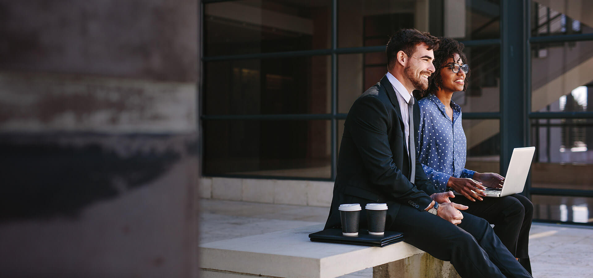 Blije medewerkers aan het werk